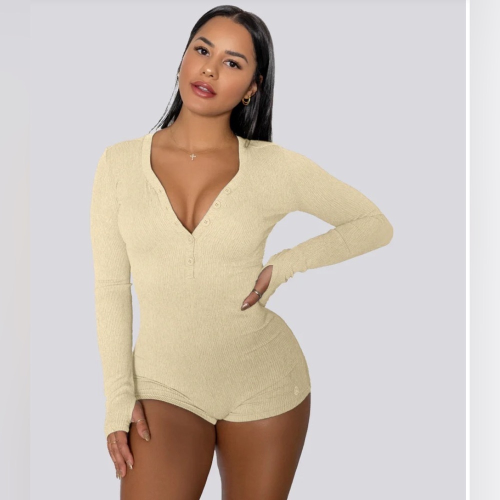 NWOT Ribbed Lounge Onesie Cream Size M
